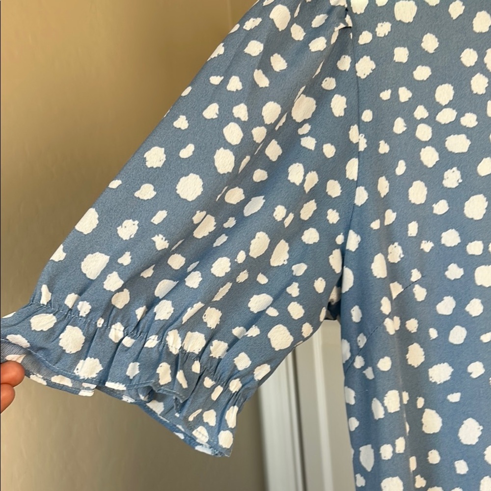 Elegant Blue and White Polka Dot Midi Dress - Picture 2 of 6